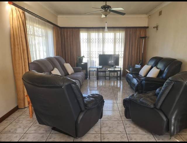 4 BEDROOM HOUSE FOR SALE IN FLORENTIA